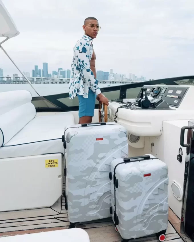 3AM LE BLANC SHARKNAUTICS HARDSHELL FULL-SIZE LUGGAGE 3AM LE BLANC SHARKNAUTICS HARDSHELL FULL-SIZE LUGGAGE