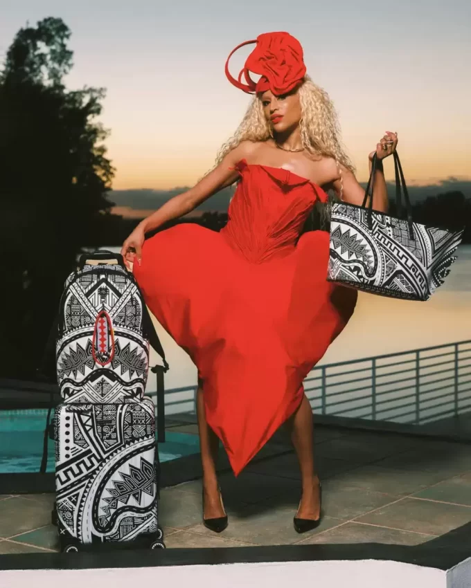 A.I. AFRICAN INTELLIGENCE THE SKYHAWK CARRY-ON LUGGAGE – SANDFLOWER COLLAB A.I. AFRICAN INTELLIGENCE THE SKYHAWK CARRY-ON LUGGAGE – SANDFLOWER COLLAB