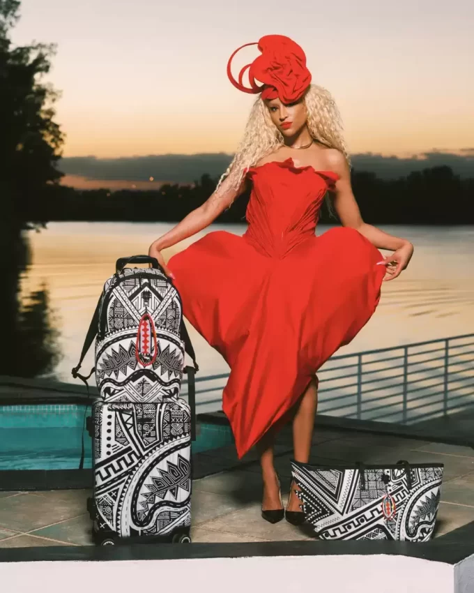 A.I. AFRICAN INTELLIGENCE THE SKYHAWK CARRY-ON LUGGAGE – SANDFLOWER COLLAB A.I. AFRICAN INTELLIGENCE THE SKYHAWK CARRY-ON LUGGAGE – SANDFLOWER COLLAB