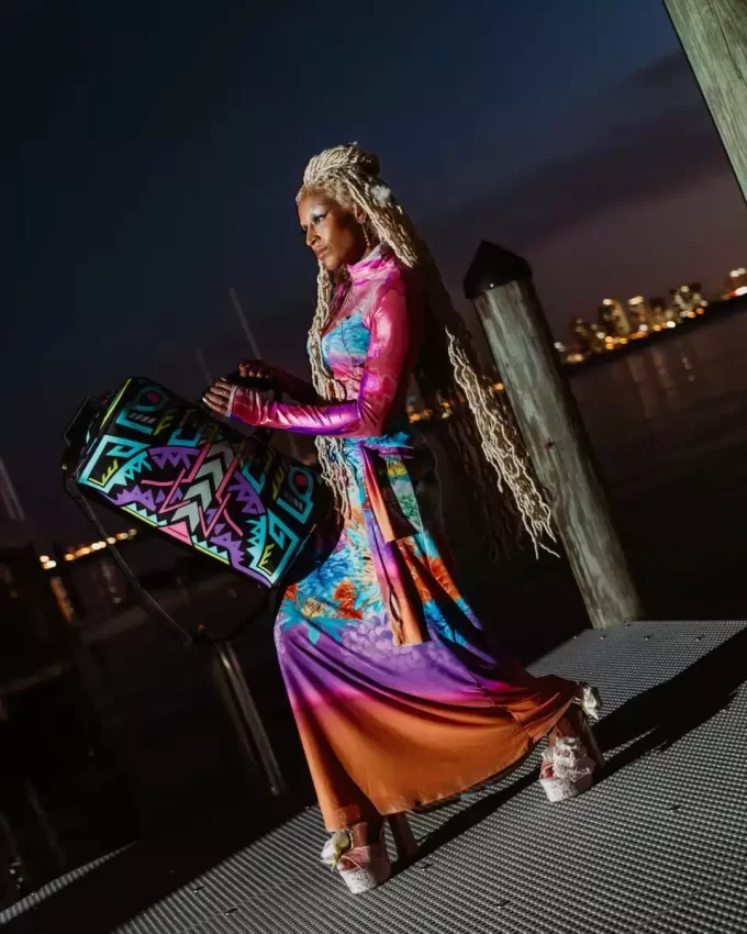 A.I. PATH TO THE FUTURE III DUFFLE – SANDFLOWER COLLAB (GLOW IN THE DARK) A.I. PATH TO THE FUTURE III DUFFLE – SANDFLOWER COLLAB (GLOW IN THE DARK)