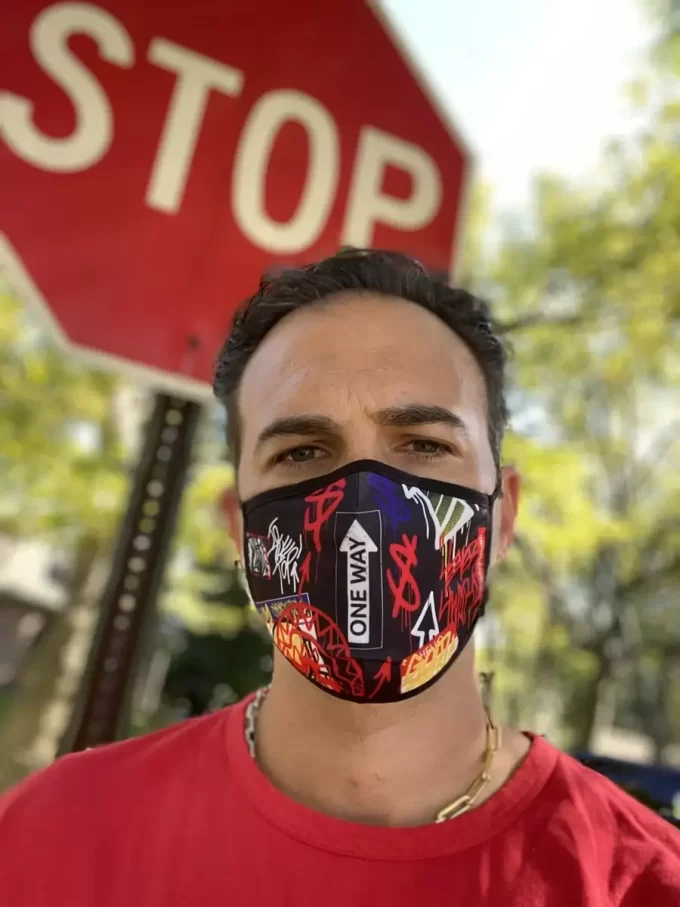 ADULT ONE WAY FORM-FITTING FACE MASK ADULT ONE WAY FORM-FITTING FACE MASK