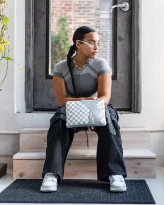 AIR TO THE THRONE JETSET CROSSOVER CLUTCH