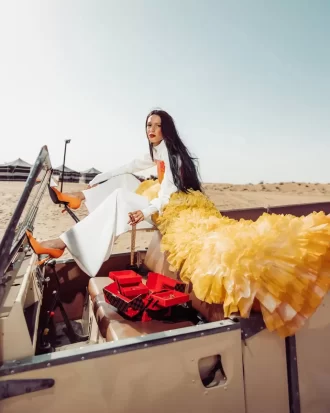 ALL OR NOTHING SHARKS IN PARIS JEWELRY CASE