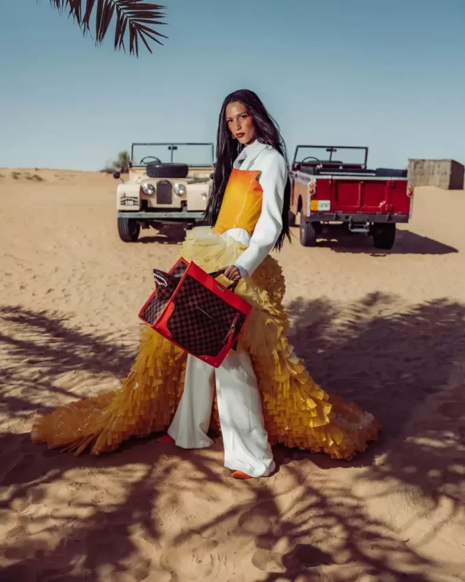 ALL OR NOTHING SHARKS IN PARIS TOTE ALL OR NOTHING SHARKS IN PARIS TOTE