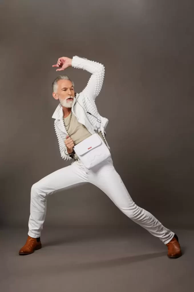 ARCTIC WOLFPACK MESSENGER SLING BAG ARCTIC WOLFPACK MESSENGER SLING BAG