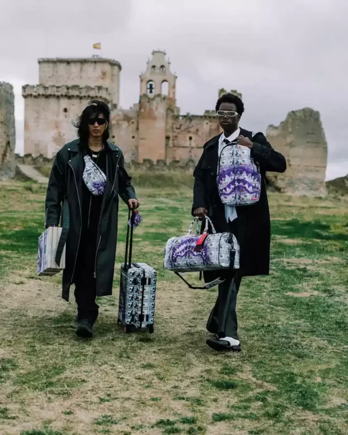 BILLIONS IN THE BANK BRIEFCASE BILLIONS IN THE BANK BRIEFCASE