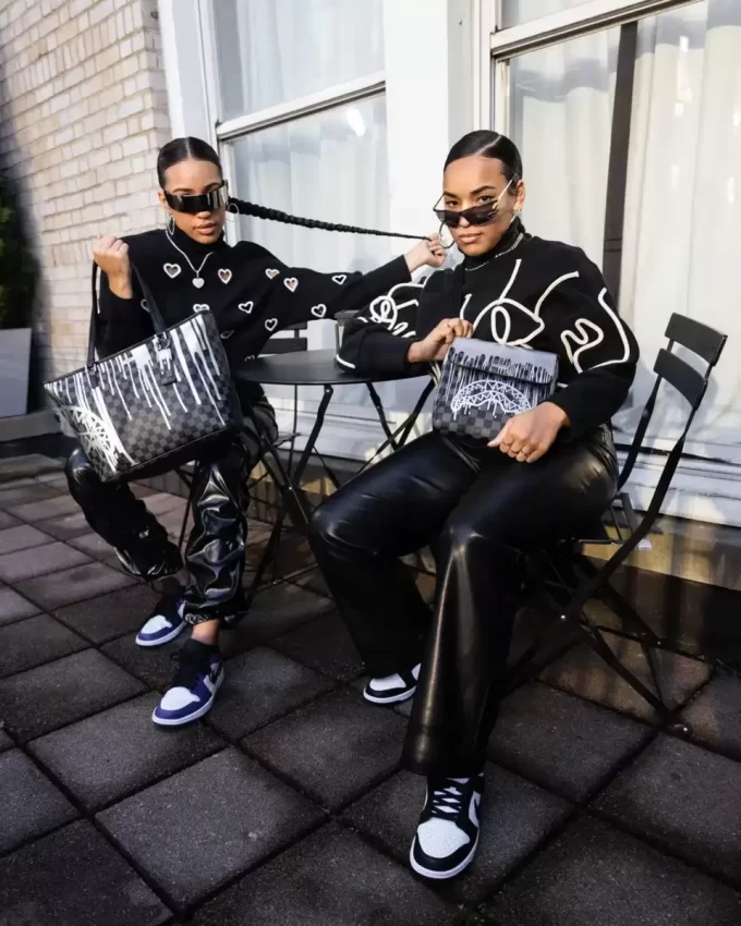 CHATEAU GHOST LARGE SLING CROSSBODY CHATEAU GHOST LARGE SLING CROSSBODY