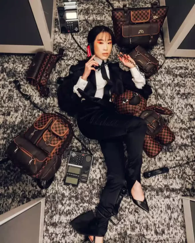 CHECKMATE ROYALE MESSENGER BRICK BAG CHECKMATE ROYALE MESSENGER BRICK BAG