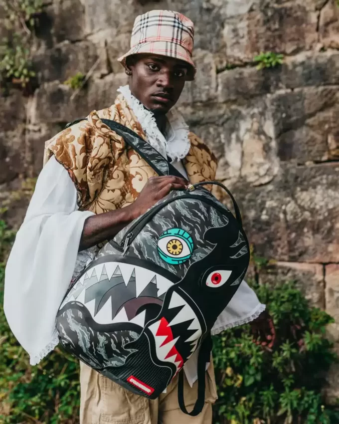 DAZED AND SHARK BACKPACK (DLXV) DAZED AND SHARK BACKPACK (DLXV)