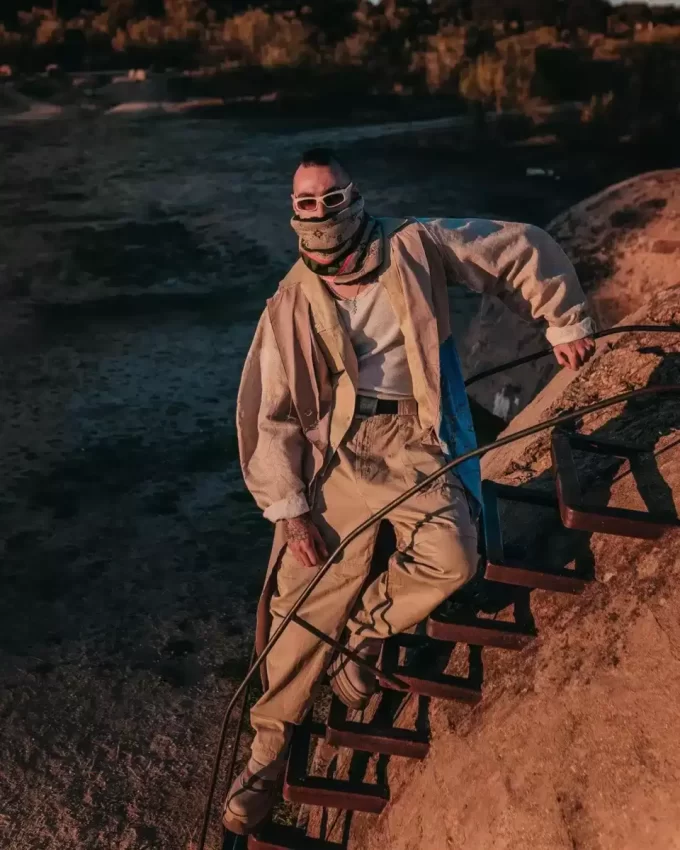 FIFTH AVENUE NECK WARMER FIFTH AVENUE NECK WARMER