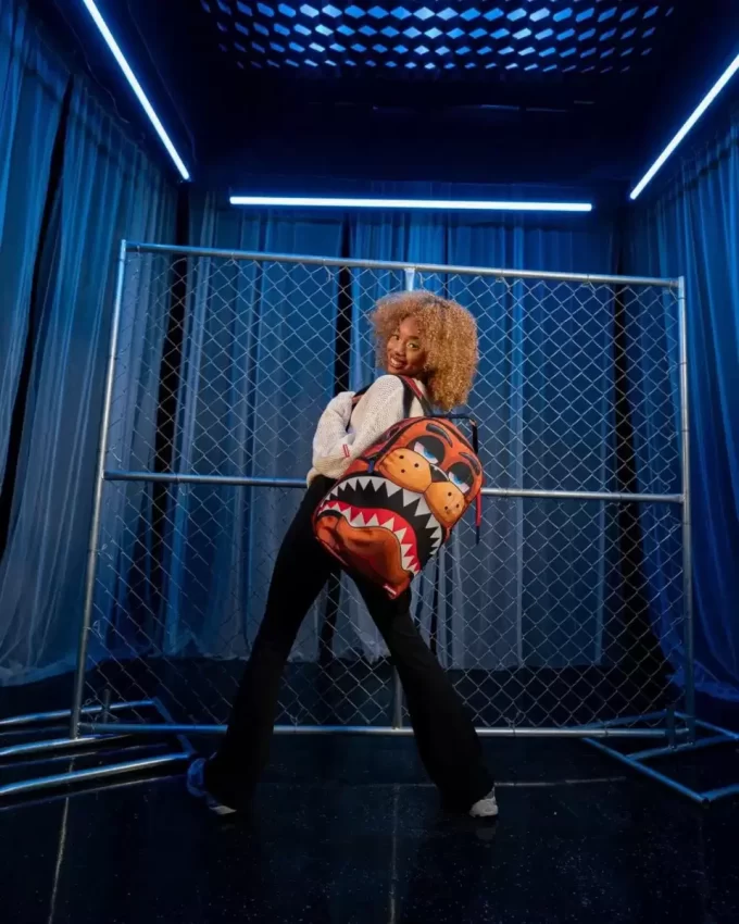 FIVE NIGHTS AT FREDDY’S SHARK DLXSR BACKPACK FIVE NIGHTS AT FREDDY’S SHARK DLXSR BACKPACK