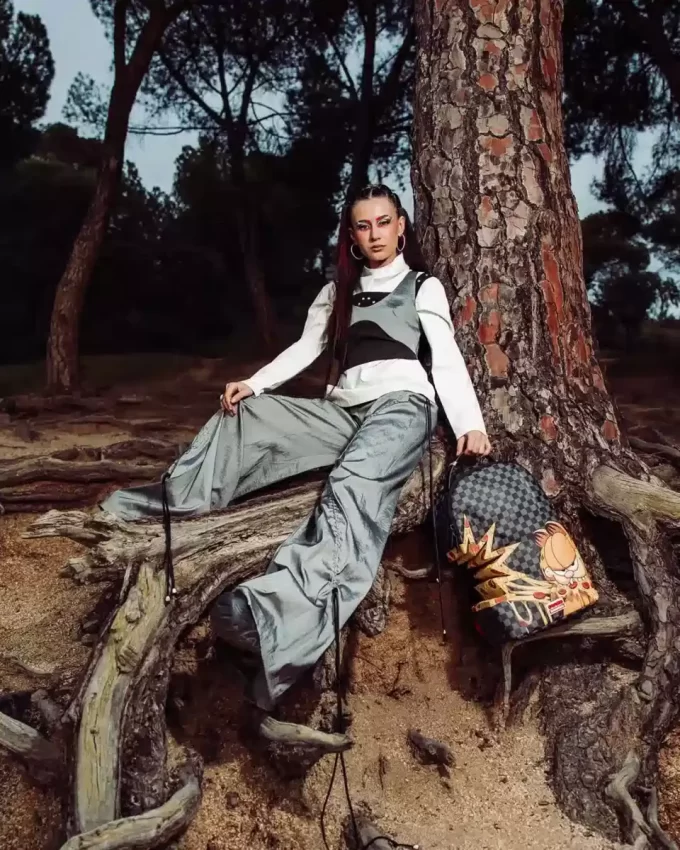 GARFIELD PIZZA SHARKBITE BACKPACK (DLXV) GARFIELD PIZZA SHARKBITE BACKPACK (DLXV)