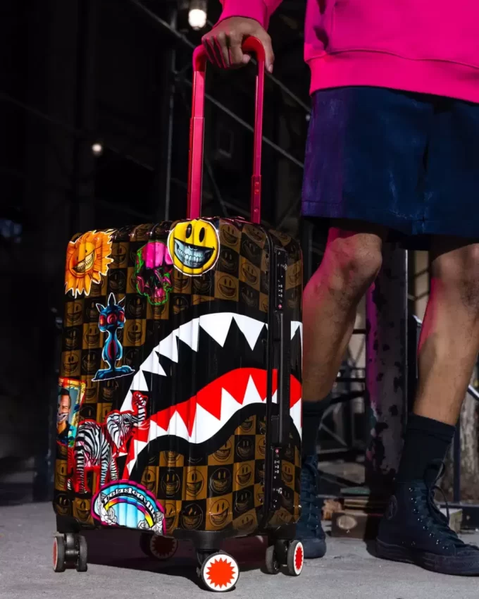 GLOBAL MOGUL POPAGANDA RON ENGLISH EDITION HARDSHELL CARRY-ON LUGGAGE GLOBAL MOGUL POPAGANDA RON ENGLISH EDITION HARDSHELL CARRY-ON LUGGAGE