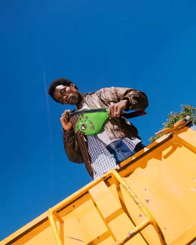 GREEN MONEY BEAR SAVVY CROSSBODY GREEN MONEY BEAR SAVVY CROSSBODY