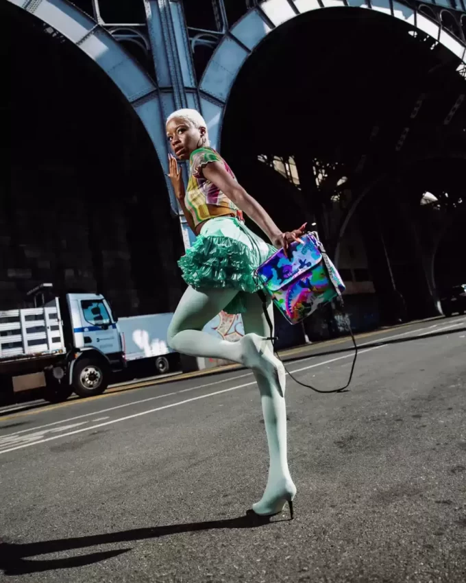 HEAVY RHYTHM MESSENGER SLING BAG HEAVY RHYTHM MESSENGER SLING BAG