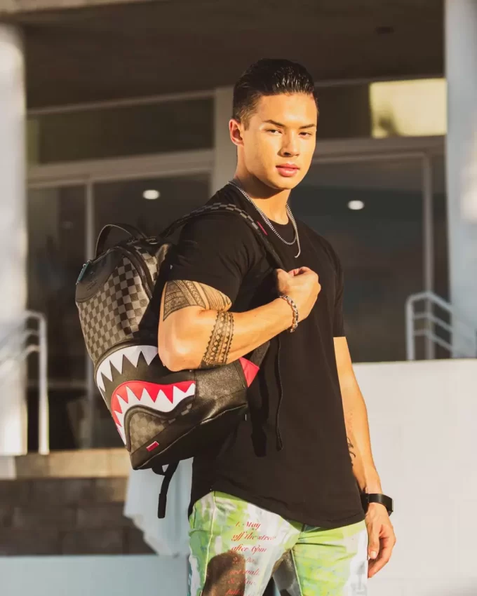 HENNY AIIR TO THE THRONE BACKPACK (DLXV) HENNY AIIR TO THE THRONE BACKPACK (DLXV)