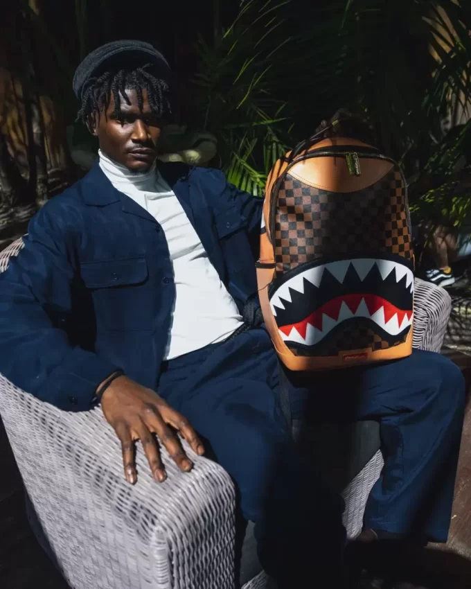 HENNY AIR TO THE THRONE BACKPACK (DLXV) HENNY AIR TO THE THRONE BACKPACK (DLXV)