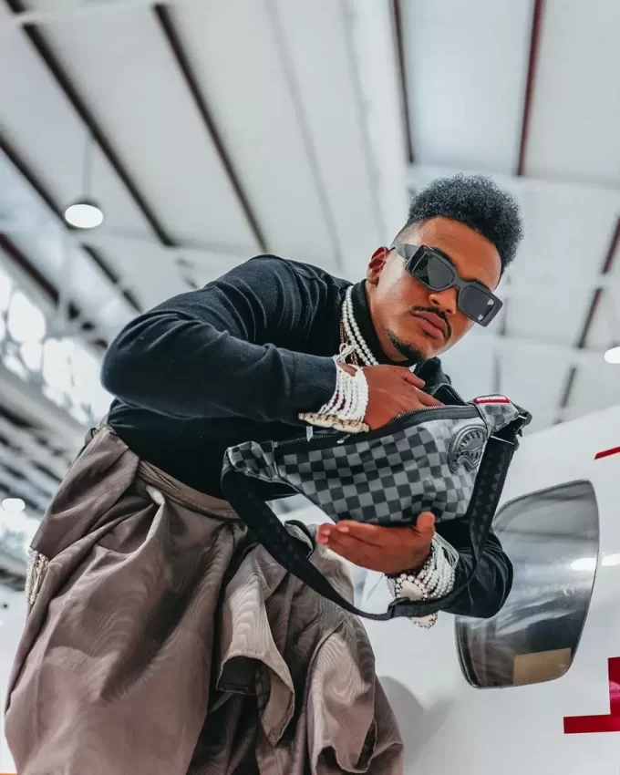 HENNY BLACK SAVVY CROSSBODY HENNY BLACK SAVVY CROSSBODY