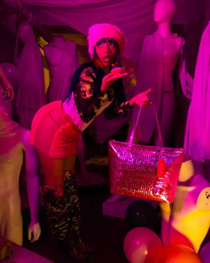 INFINITI PINK DIAMOND TOTE INFINITI PINK DIAMOND TOTE