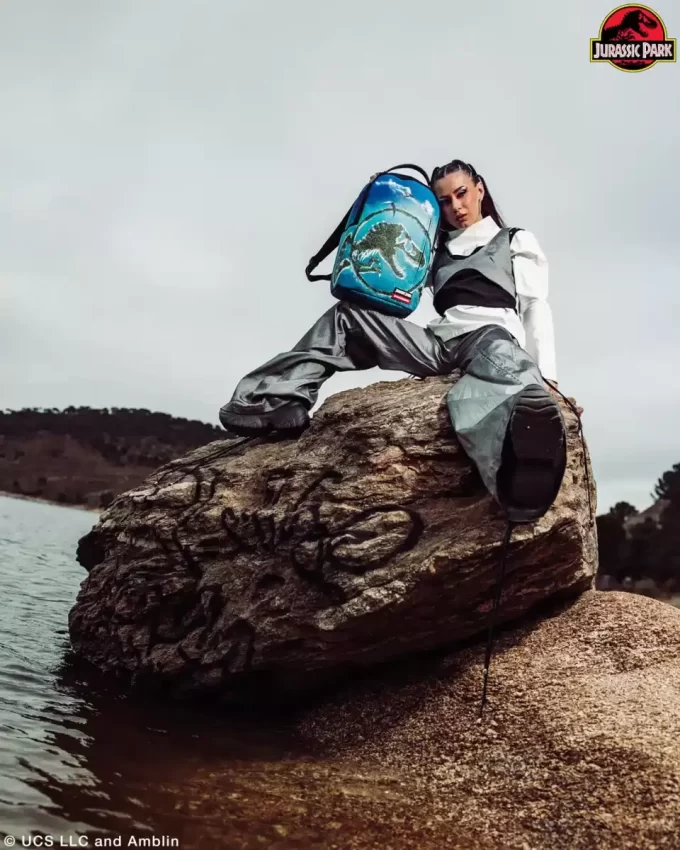 JURASSIC ISLAND BACKPACK (DLXV) JURASSIC ISLAND BACKPACK (DLXV)