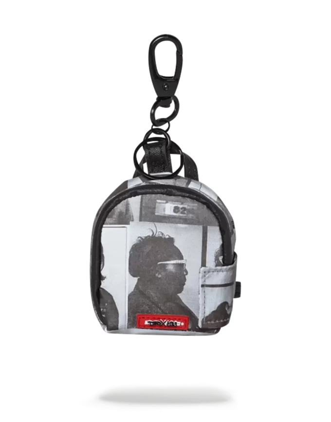 LAQUAN SMITH SCAMMER 3M KEYCHAIN (SMELL PROOF)