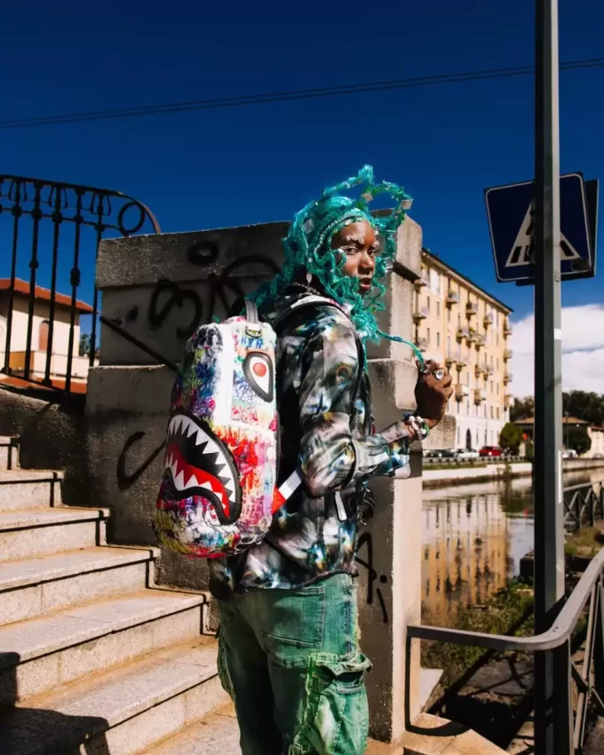 LE MONDE DES GRAFFITIS BACKPACK LE MONDE DES GRAFFITIS BACKPACK