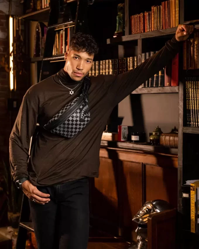 LIGHT YEARS AHEAD SAVVY CROSSBODY LIGHT YEARS AHEAD SAVVY CROSSBODY