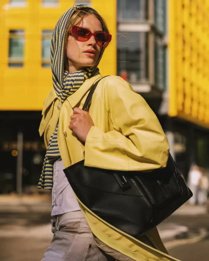 LONDON FASHION WEEK RED CARPET READY TOTE LONDON FASHION WEEK RED CARPET READY TOTE