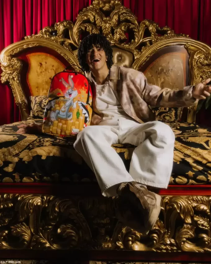 LOONEY TUNES BUGS BILLIONAIRE DLXR BACKPACK LOONEY TUNES BUGS BILLIONAIRE DLXR BACKPACK