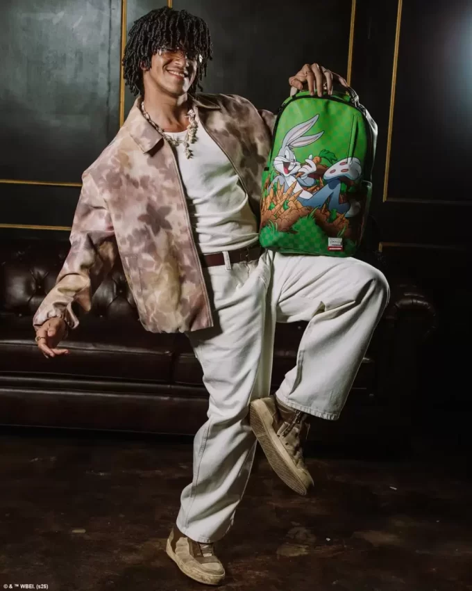 LOONEY TUNES BUGS CHILLER BACKPACK LOONEY TUNES BUGS CHILLER BACKPACK