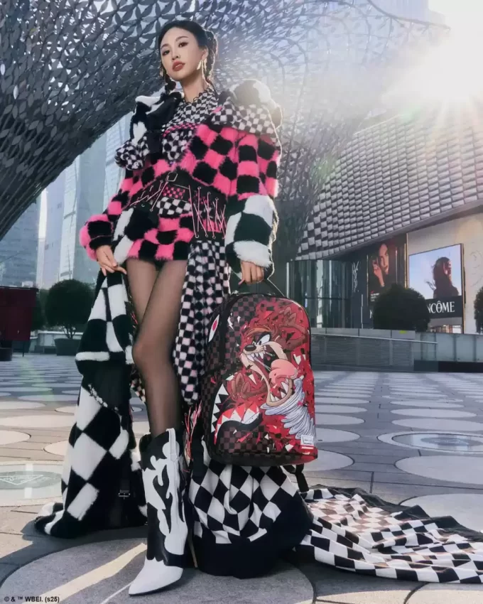 LOONEY TUNES TAZ MAYHEM BACKPACK LOONEY TUNES TAZ MAYHEM BACKPACK