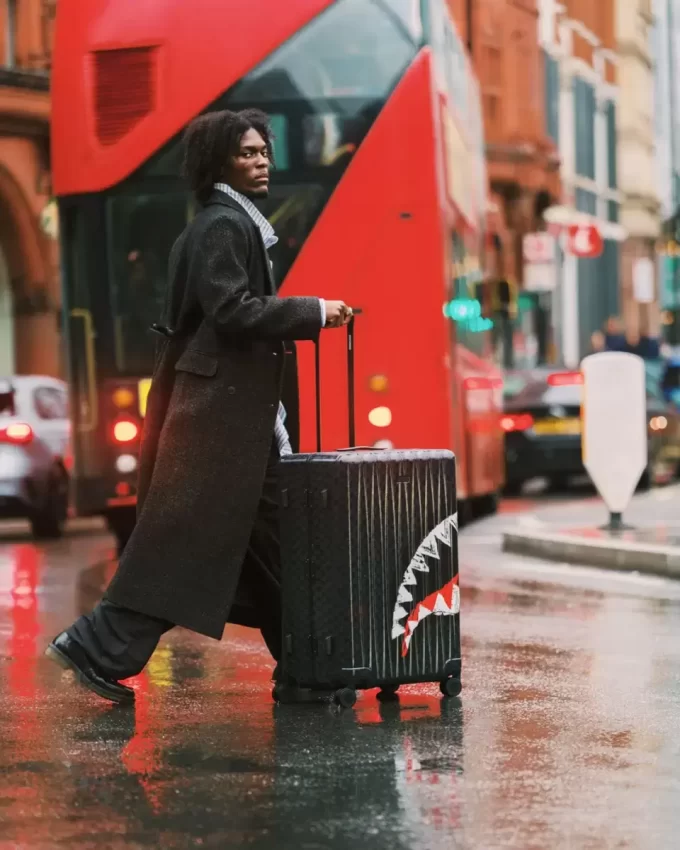 MIDNIGHT SHADOW FULL-SIZE LUGGAGE MIDNIGHT SHADOW FULL-SIZE LUGGAGE