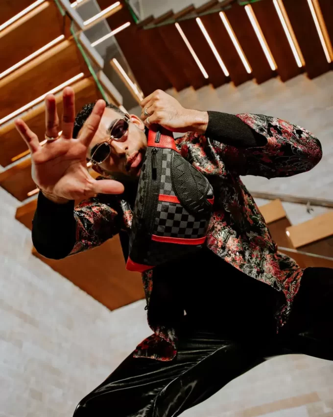 MONACO SHARK CLUB SAVVY CROSSBODY MONACO SHARK CLUB SAVVY CROSSBODY