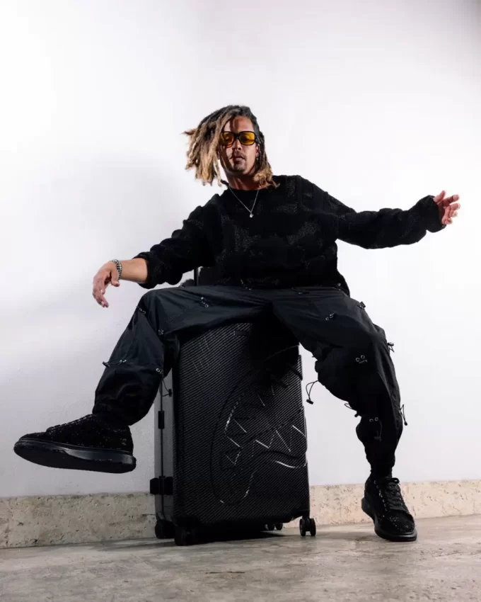 NIGHTFALL SHARKITECTURE FULL-SIZE LUGGAGE NIGHTFALL SHARKITECTURE FULL-SIZE LUGGAGE