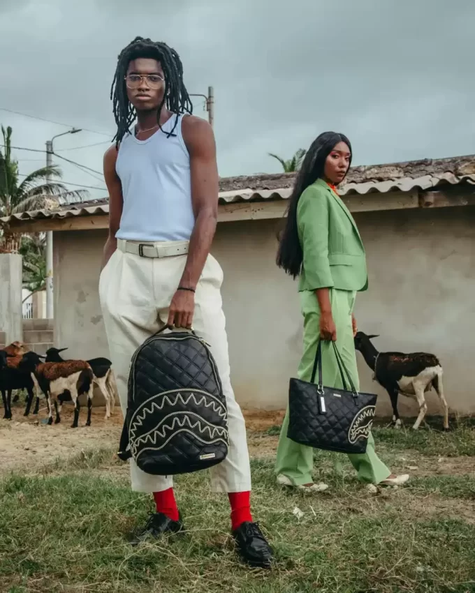 NOIR QUILT GOLD CHAIN SHARK BACKPACK (DLXV) NOIR QUILT GOLD CHAIN SHARK BACKPACK (DLXV)