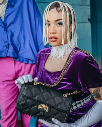 NOIR QUILT GOLD CHAIN SHARK HANDBAG NOIR QUILT GOLD CHAIN SHARK HANDBAG