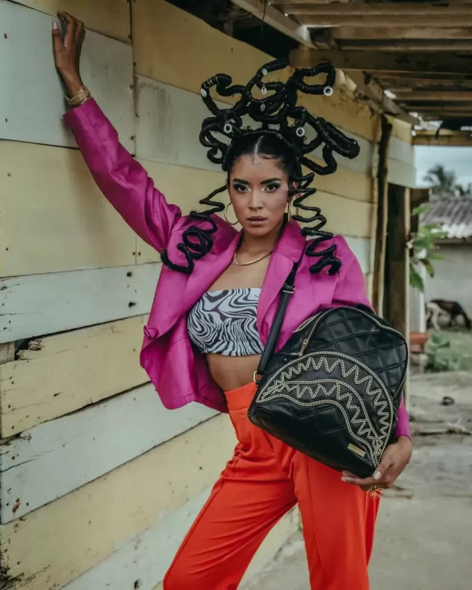 NOIR QUILT GOLD CHAIN SHARK SAVAGE BACKPACK NOIR QUILT GOLD CHAIN SHARK SAVAGE BACKPACK