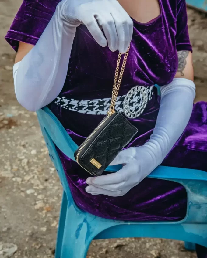 NOIR QUILT GOLD CHAIN SHARK WALLET