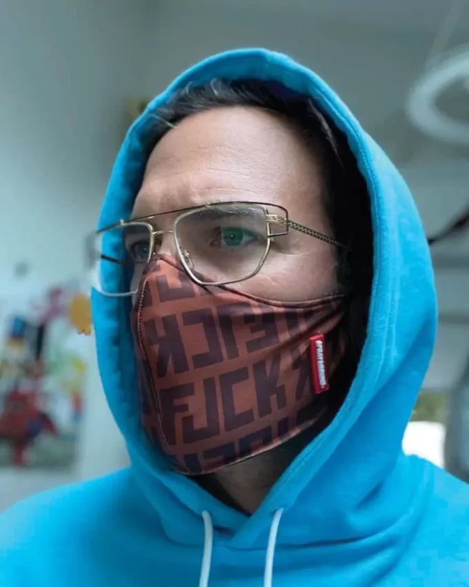 OFFENDED MASK (FORM-FITTING) OFFENDED MASK (FORM-FITTING)