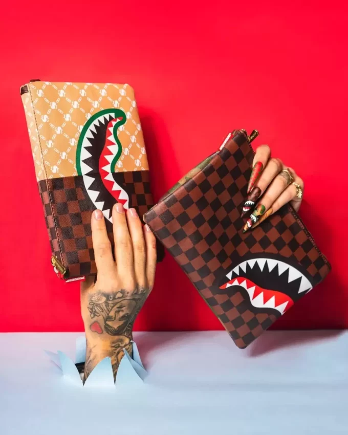 PARIS VS FLORENCE CROSSOVER CLUTCH PARIS VS FLORENCE CROSSOVER CLUTCH