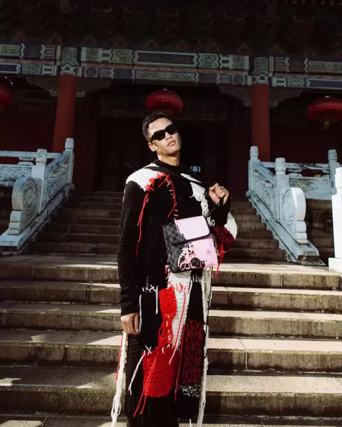 PINK PANTHER PINK PAINTER MESSENGER SLING BAG PINK PANTHER PINK PAINTER MESSENGER SLING BAG