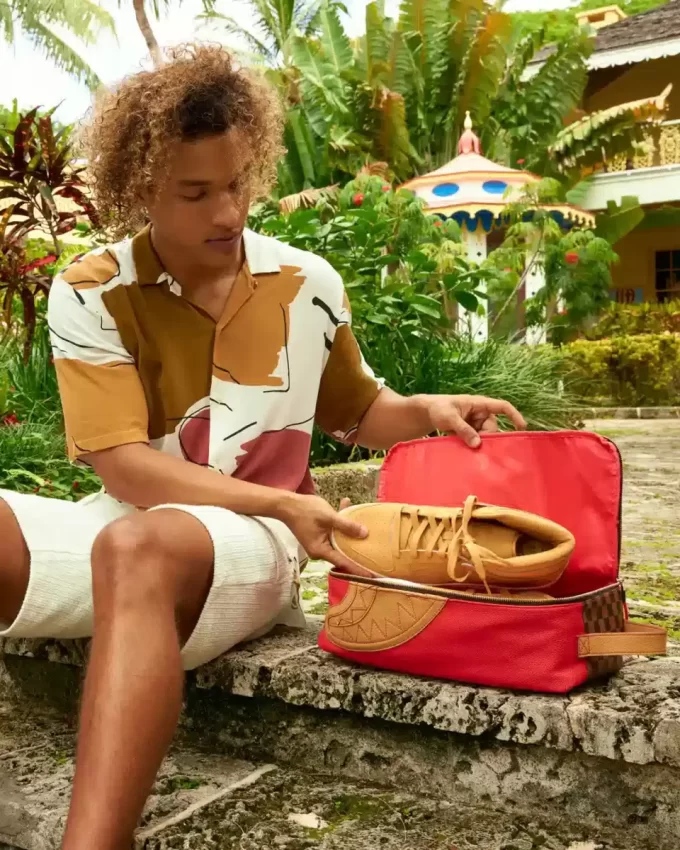 RACEWAY HENNY SNEAKER HOLDER