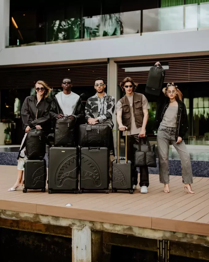 REALITY CHECK SHARKITECTURE FULL-SIZE JETBLACK LUGGAGE (GUNMETAL HARDWARE) REALITY CHECK SHARKITECTURE FULL-SIZE JETBLACK LUGGAGE (GUNMETAL HARDWARE)