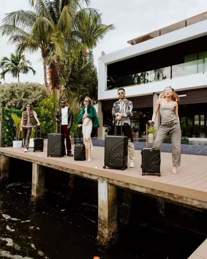 REALITY CHECK SHARKITECTURE FULL-SIZE JETBLACK LUGGAGE (GUNMETAL HARDWARE) REALITY CHECK SHARKITECTURE FULL-SIZE JETBLACK LUGGAGE (GUNMETAL HARDWARE)