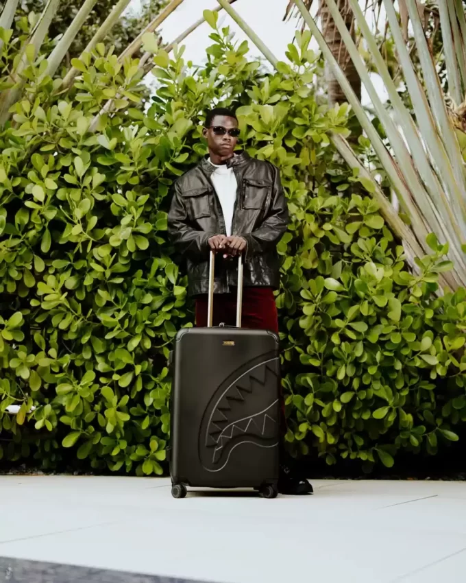 REALITY CHECK SHARKITECTURE FULL-SIZE JETBLACK LUGGAGE (GOLD HARDWARE) REALITY CHECK SHARKITECTURE FULL-SIZE JETBLACK LUGGAGE (GOLD HARDWARE)