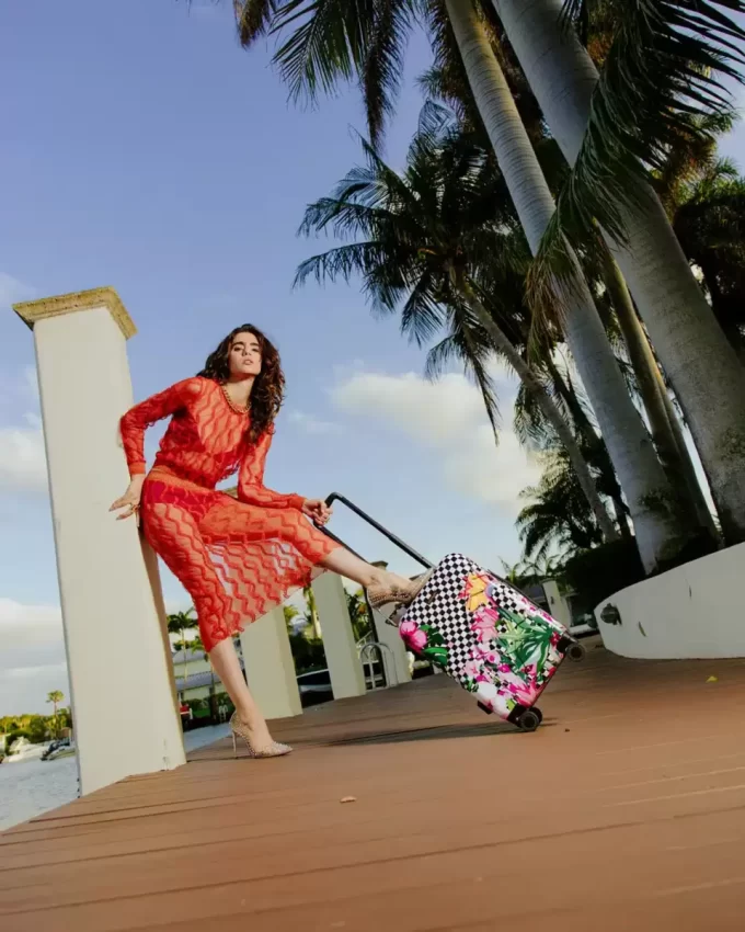 RODEO DRIVE SHARKNAUTICS HARDSHELL CARRY-ON LUGGAGE RODEO DRIVE SHARKNAUTICS HARDSHELL CARRY-ON LUGGAGE