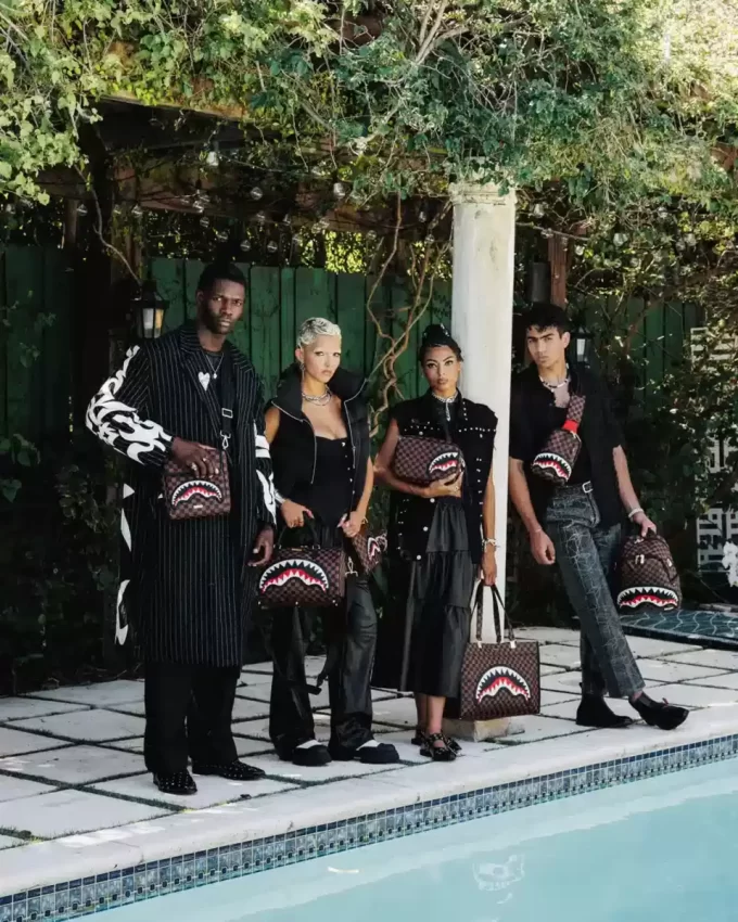 SAWTOOTH SHARKS IN PARIS TOILETRY BRICK SAWTOOTH SHARKS IN PARIS TOILETRY BRICK