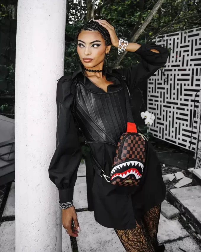 SAWTOOTH SHARKS IN PARIS ONE-STRAP SLING SAWTOOTH SHARKS IN PARIS ONE-STRAP SLING