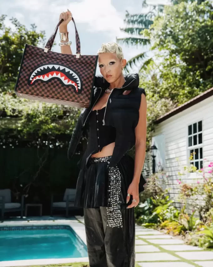 SAWTOOTH SHARKS IN PARIS TORTUGA TOTE SAWTOOTH SHARKS IN PARIS TORTUGA TOTE