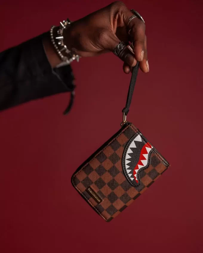 SAWTOOTH SHARKS IN PARIS WALLET
